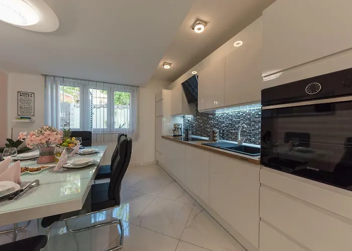 Danijela Ii * 시베니크